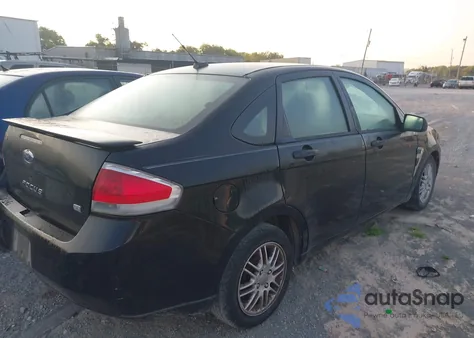 2008 Ford Focus Se/Ses z USA, uszkodzony, nr VIN 1FAHP35N08W284698